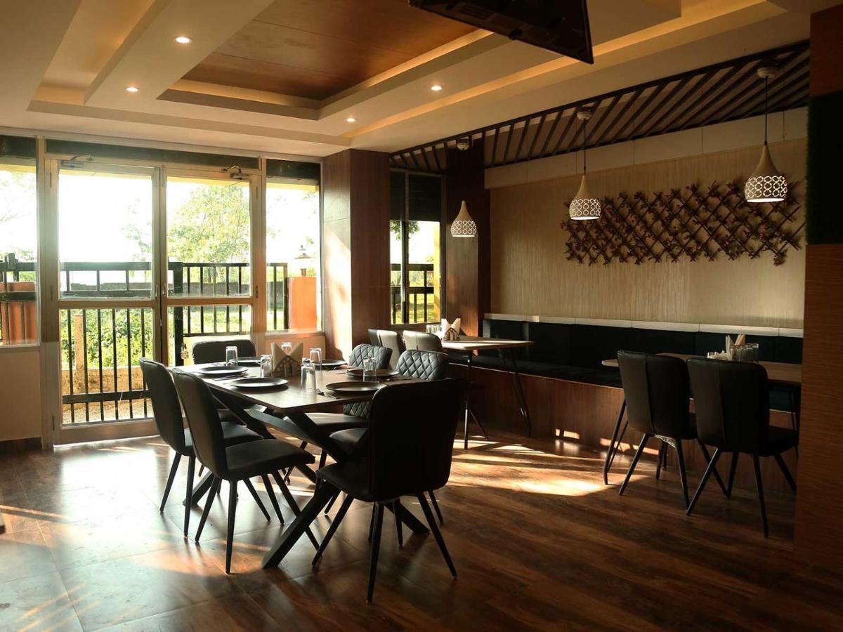 Tusker Tea County Otel Chālsa Dış mekan fotoğraf
