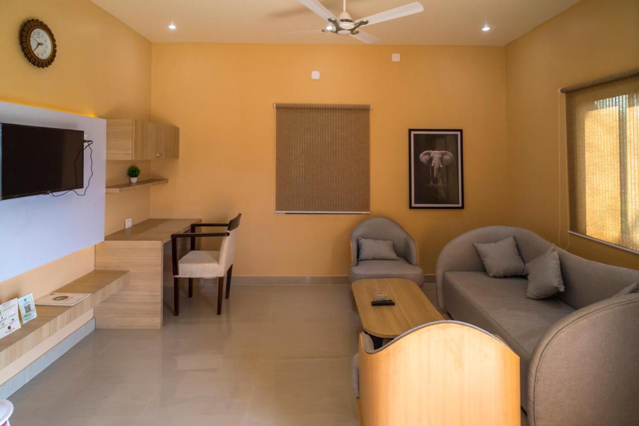 Tusker Tea County Otel Chālsa Dış mekan fotoğraf