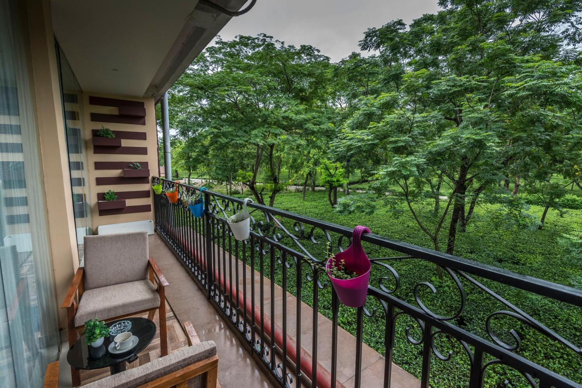 Tusker Tea County Otel Chālsa Dış mekan fotoğraf